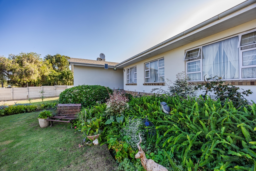 3 Bedroom Property for Sale in Sunnyridge Eastern Cape